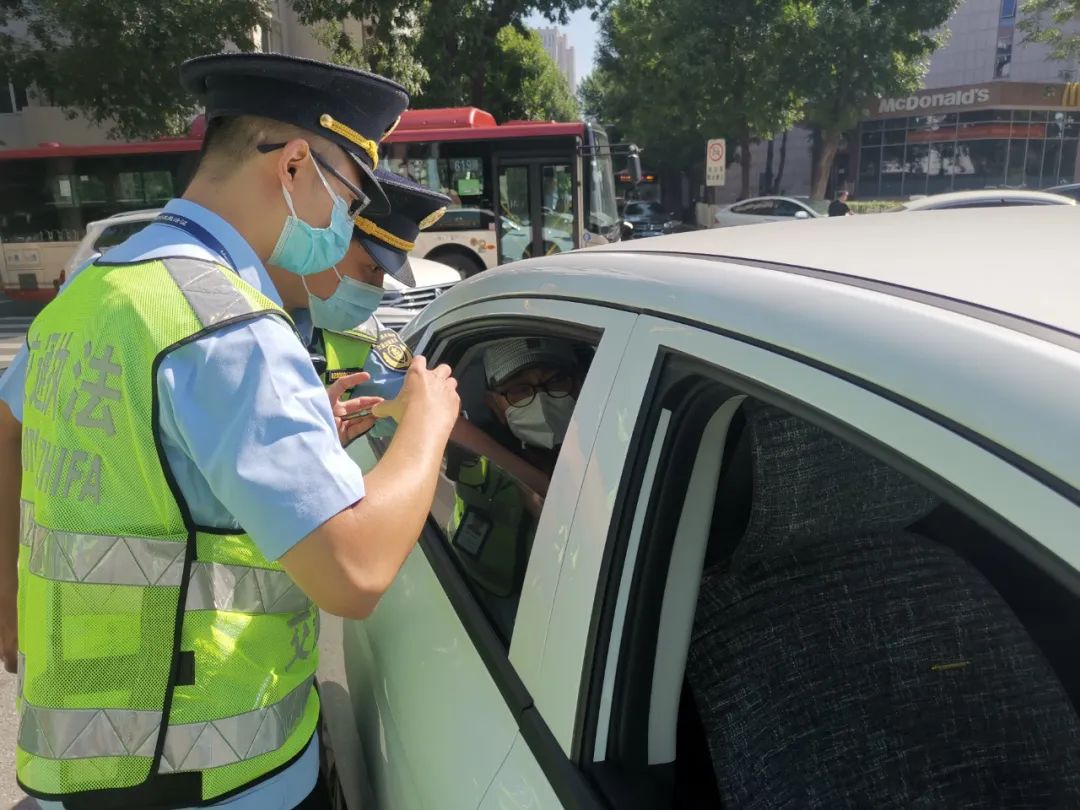 不提醒乘客扫“场所码”，网约车平台将不予派单！